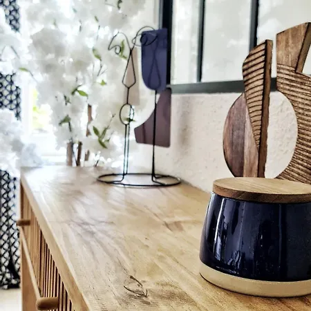 N3-barbacane-pieds Cite-clim Mobile Apartment Carcassonne